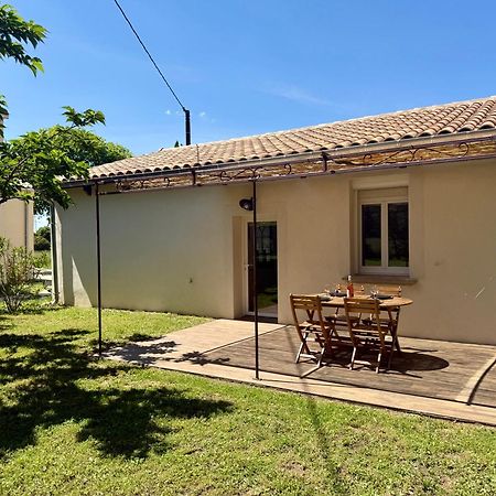 Maisonnette Avec Petite Foret Valréas Exterior foto
